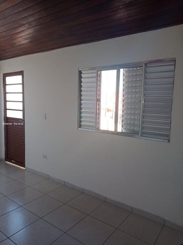 Casa para alugar com 3 quartos, 76m² - Foto 12