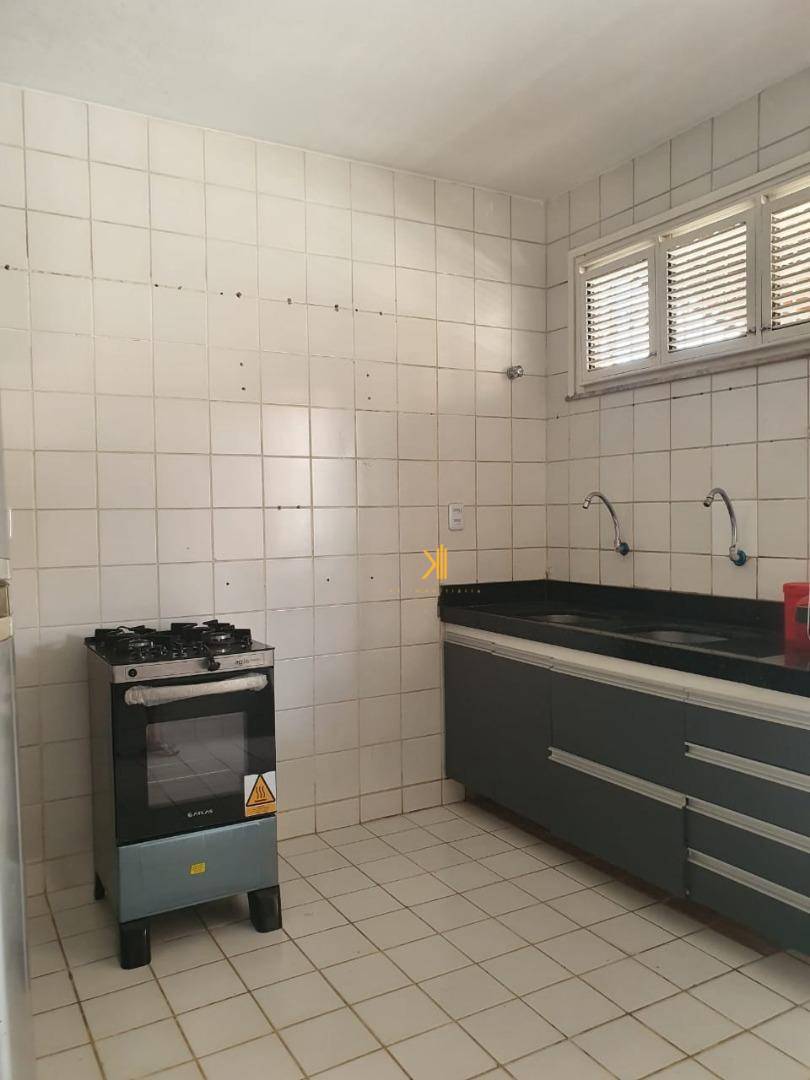 Casa à venda com 3 quartos, 322m² - Foto 8