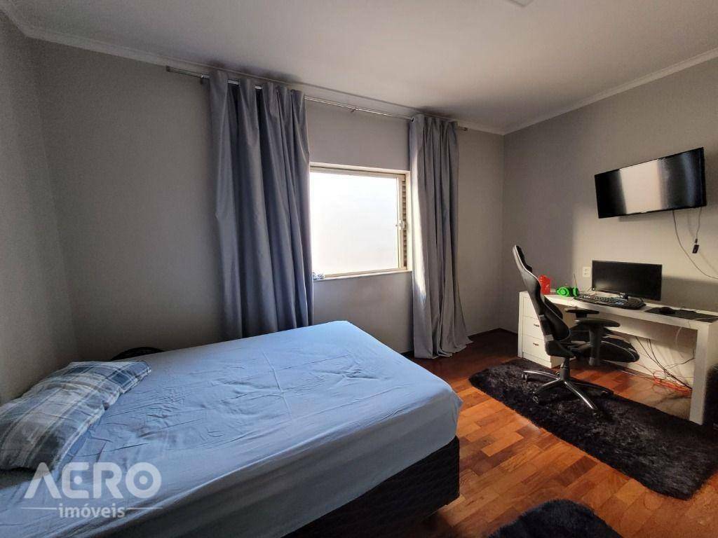 Casa à venda com 3 quartos, 263m² - Foto 24