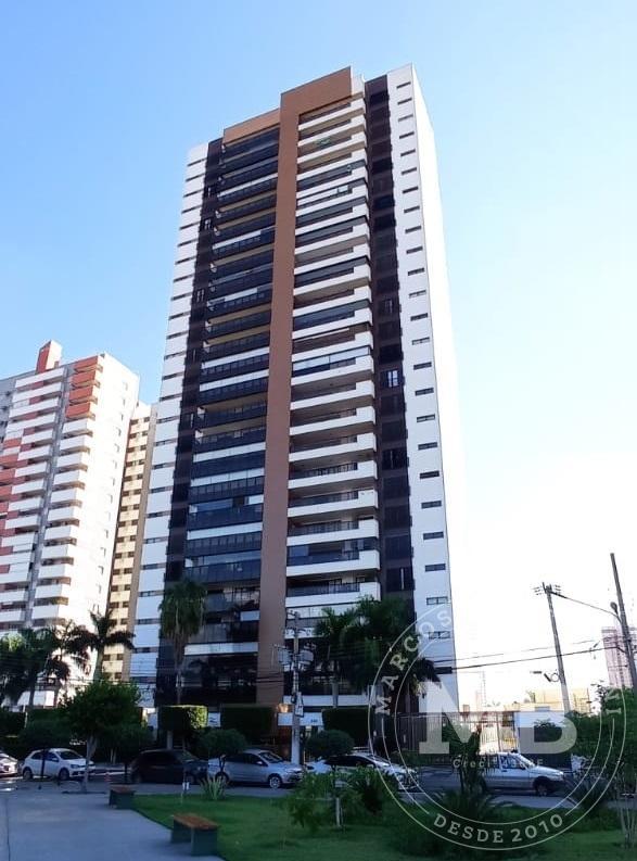 Apartamento à venda com 3 quartos, 235m² - Foto 1