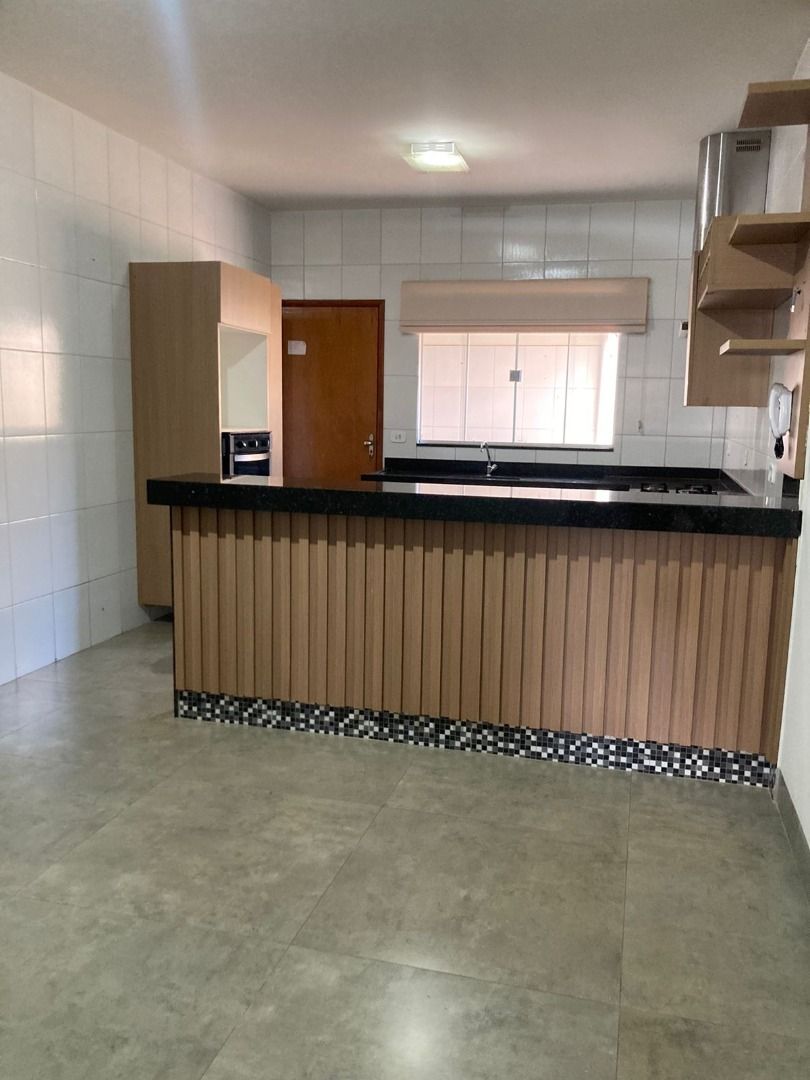 Casa para alugar com 3 quartos, 131m² - Foto 5