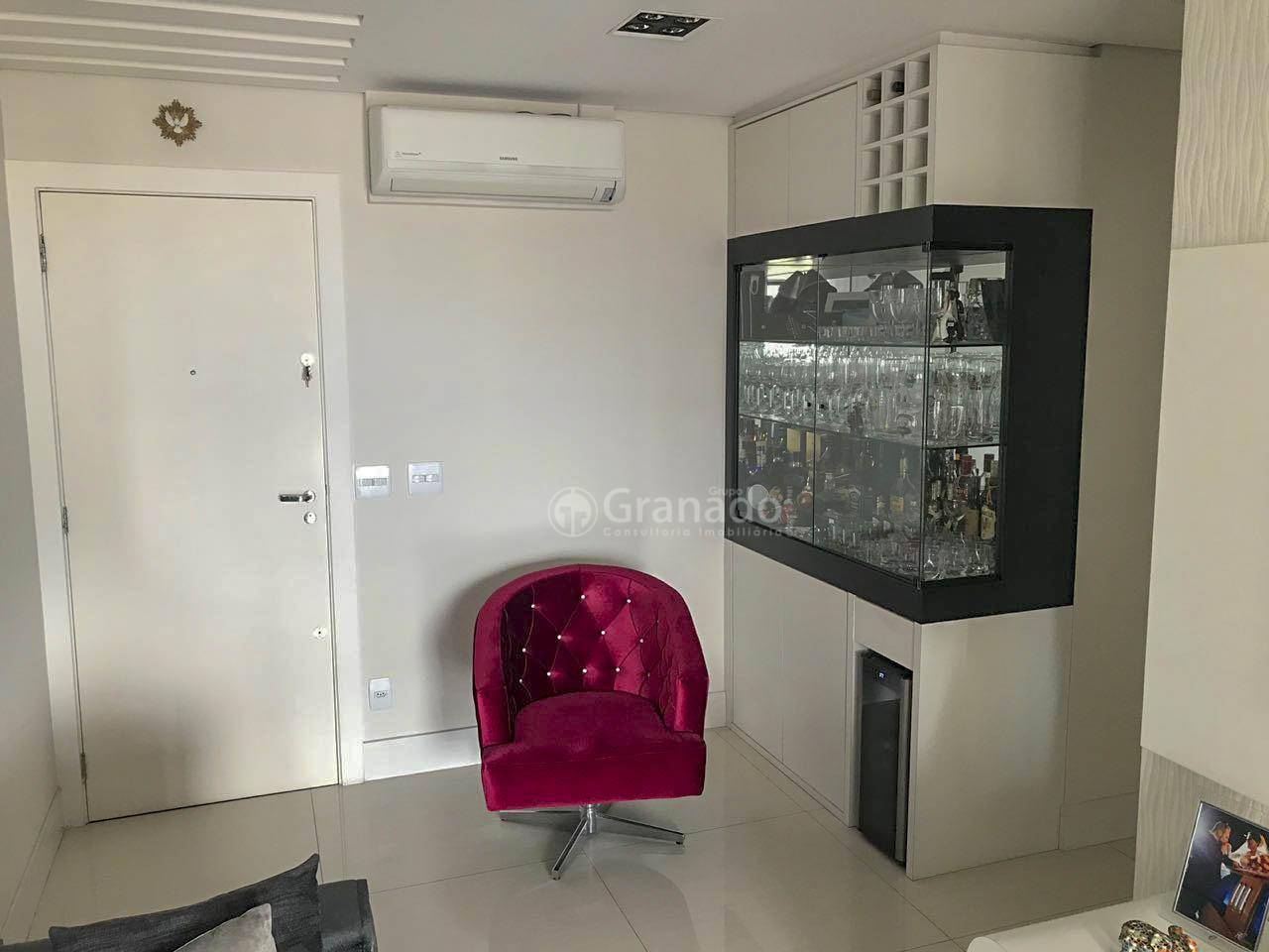 Apartamento à venda com 2 quartos, 67m² - Foto 2