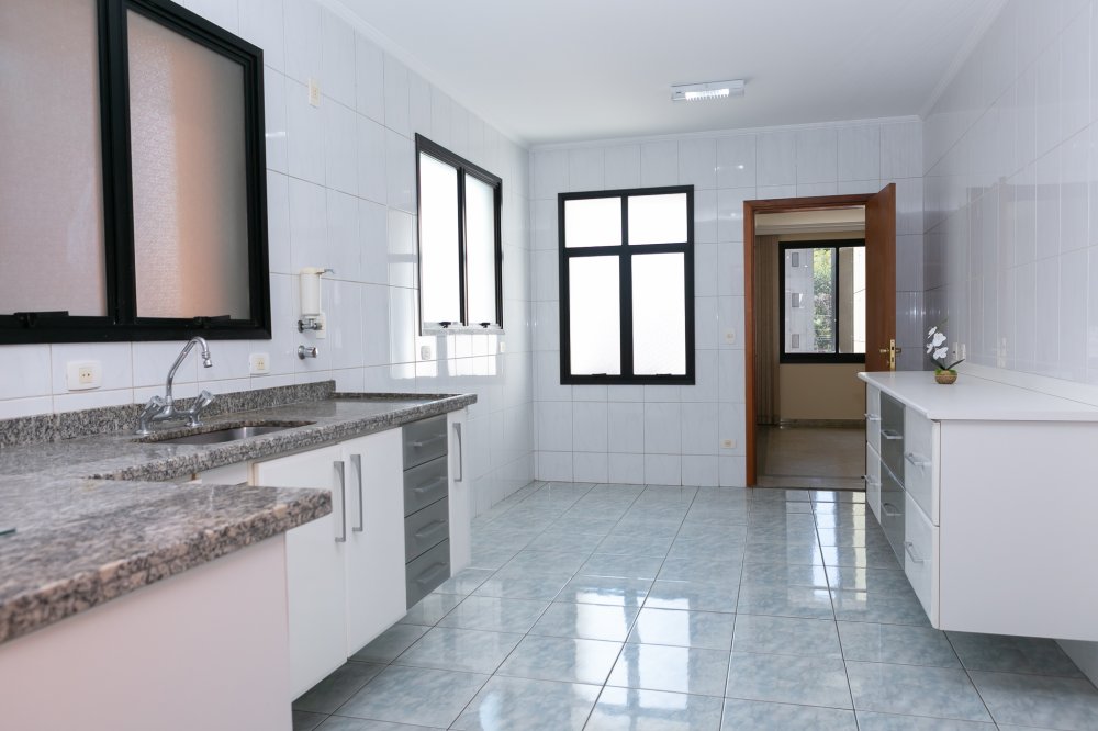 Apartamento para alugar com 4 quartos, 193m² - Foto 8