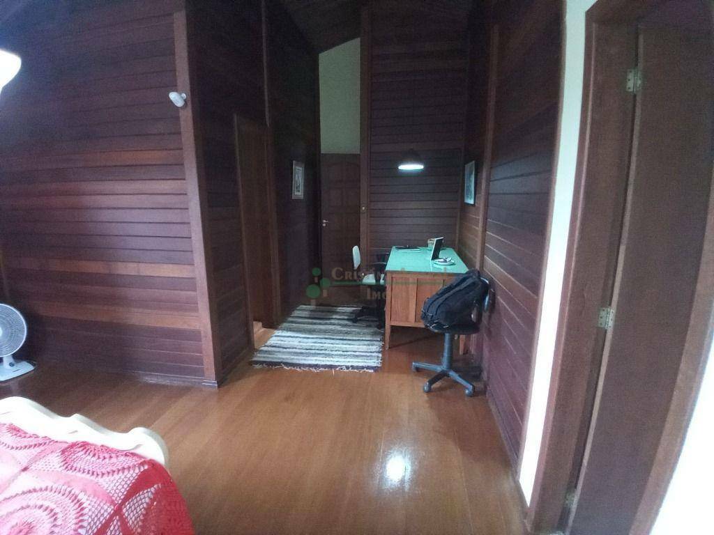 Casa à venda com 3 quartos, 80m² - Foto 11