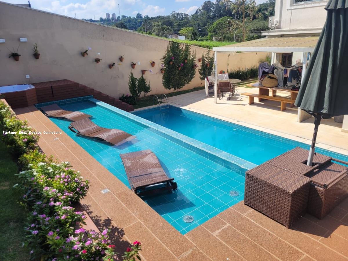 Casa de Condomínio à venda com 3 quartos, 560m² - Foto 1