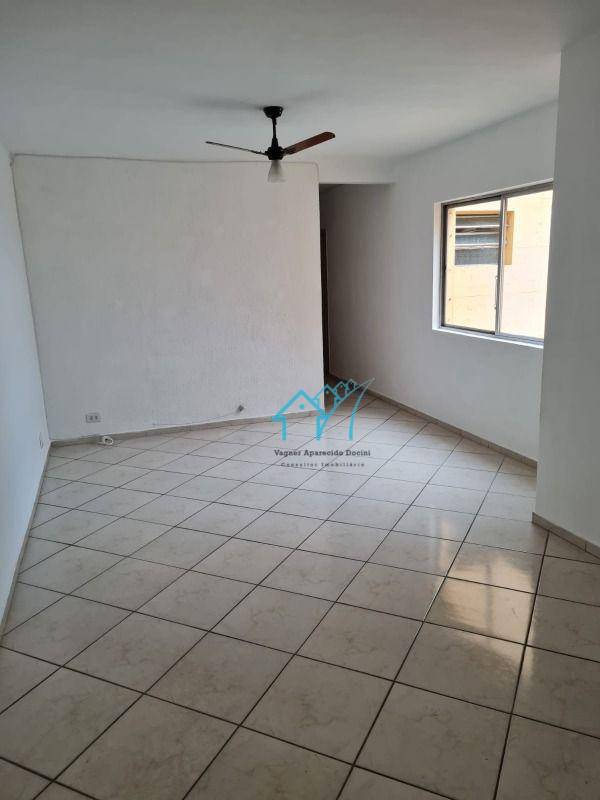 Apartamento para alugar com 3 quartos, 120m² - Foto 4