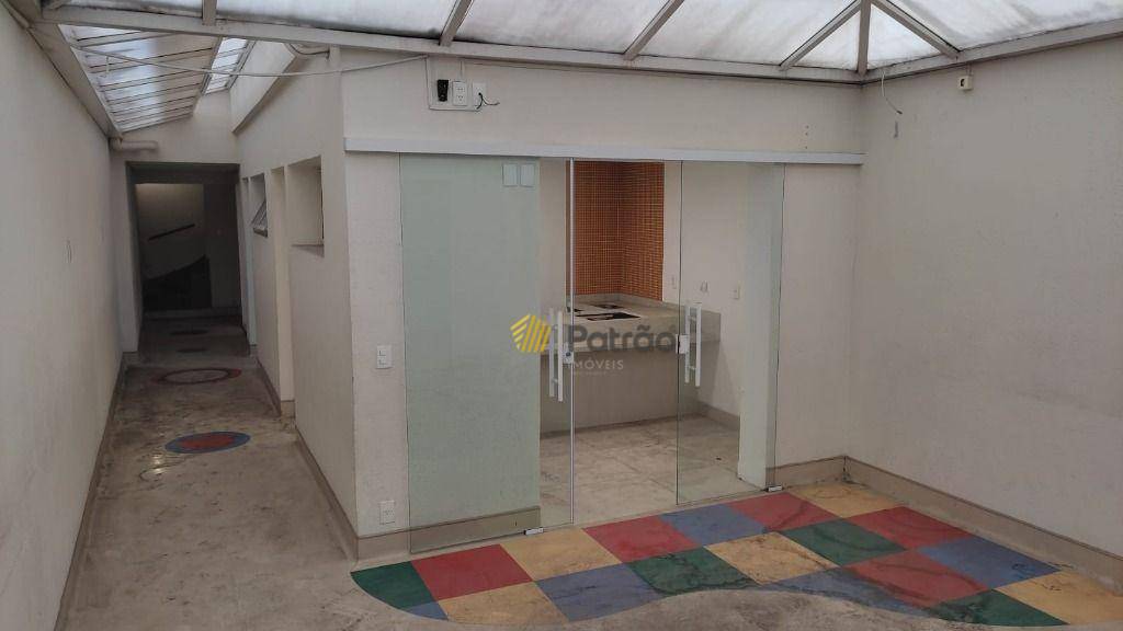 Sobrado à venda e aluguel com 3 quartos, 193m² - Foto 1