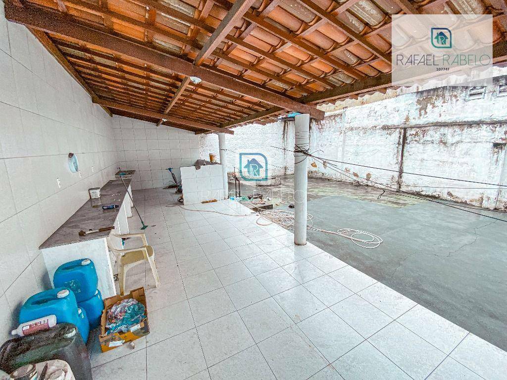 Casa à venda com 3 quartos, 300m² - Foto 12