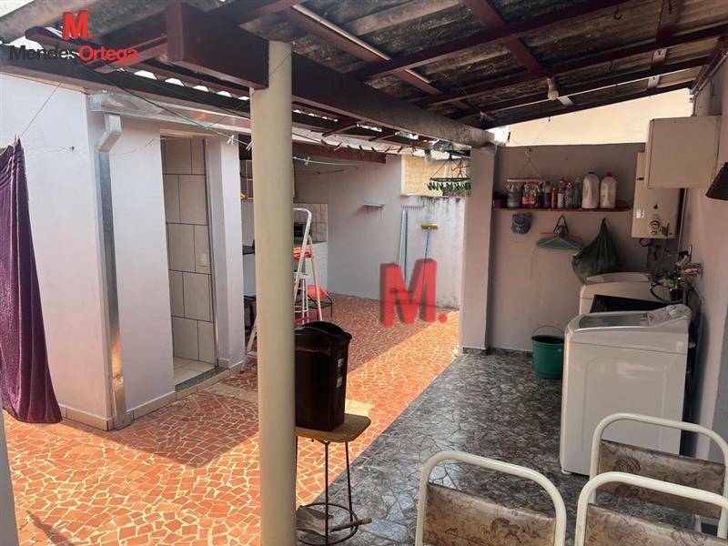 Casa à venda com 4 quartos, 150m² - Foto 11