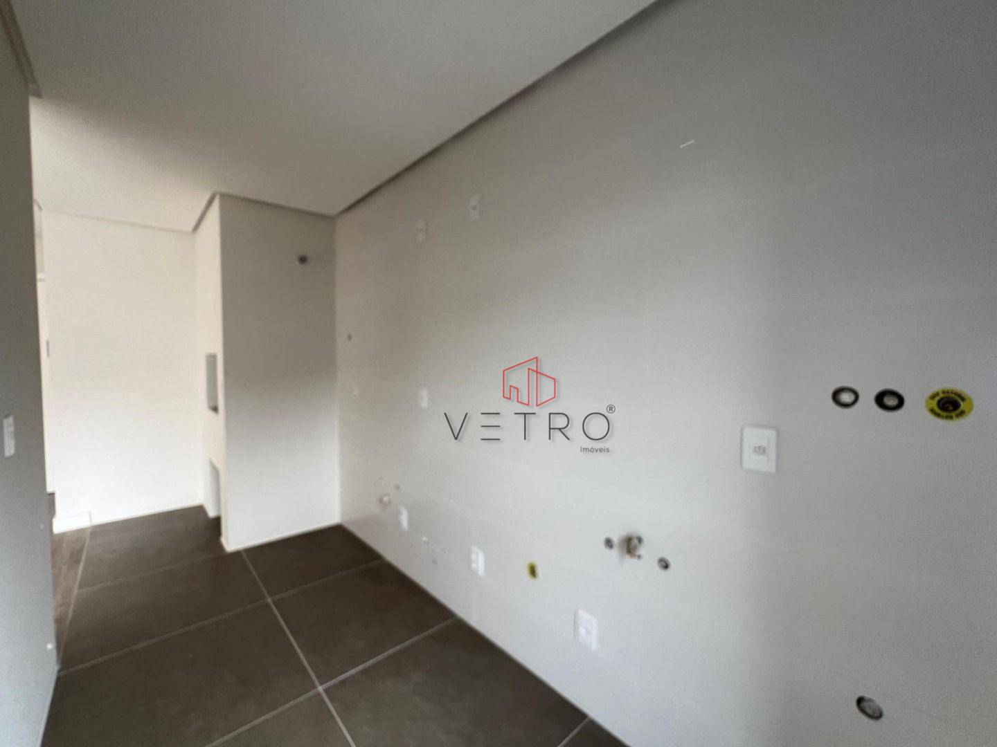 Apartamento à venda com 2 quartos, 110m² - Foto 3