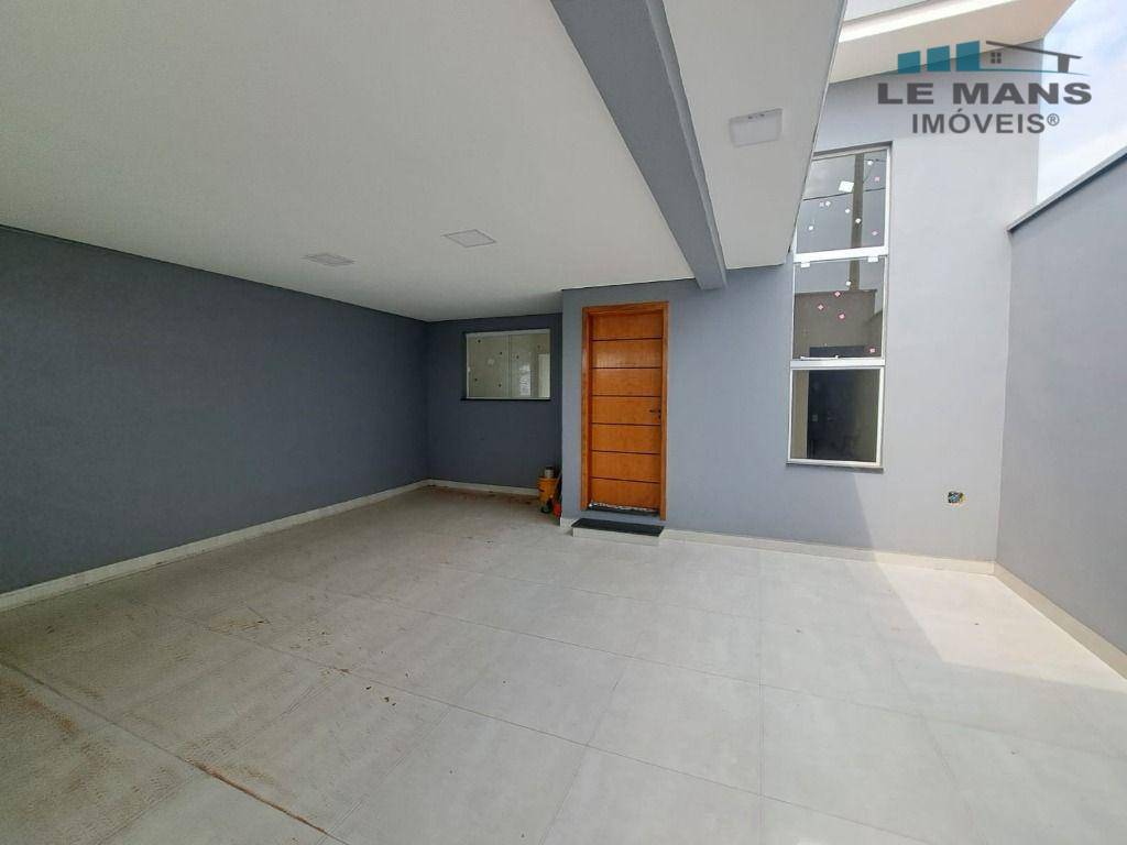 Casa à venda com 3 quartos, 122m² - Foto 1