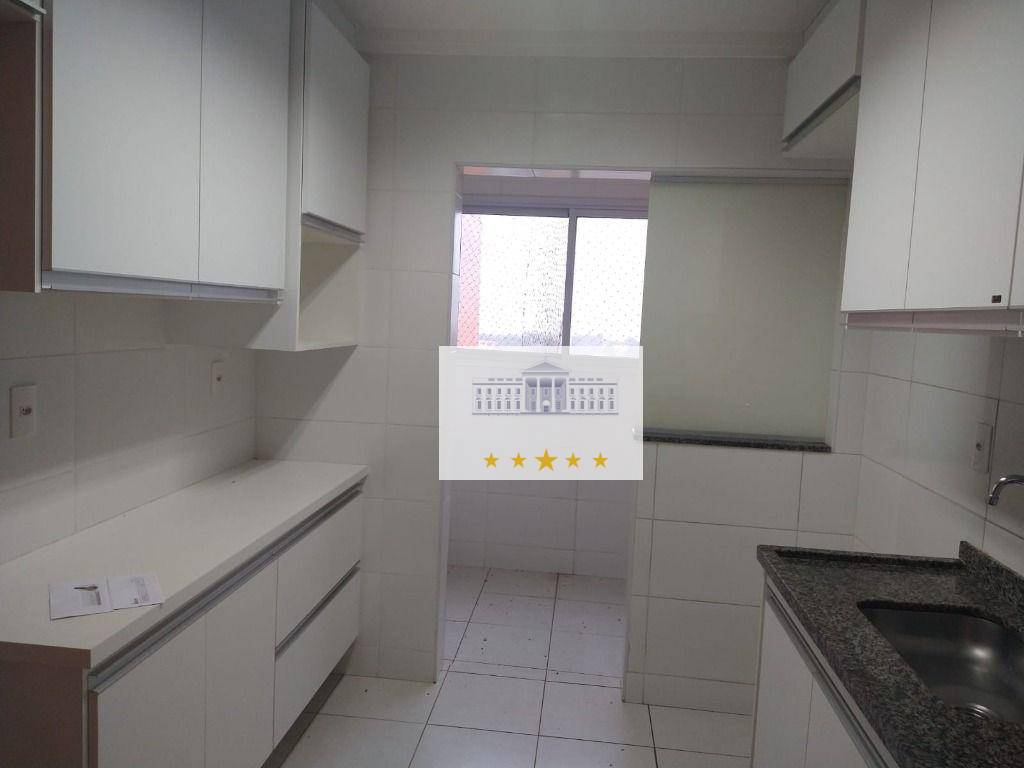 Apartamento à venda com 3 quartos, 86m² - Foto 2