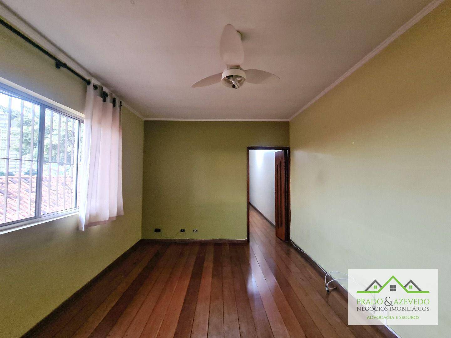 Casa para alugar com 2 quartos, 120m² - Foto 1