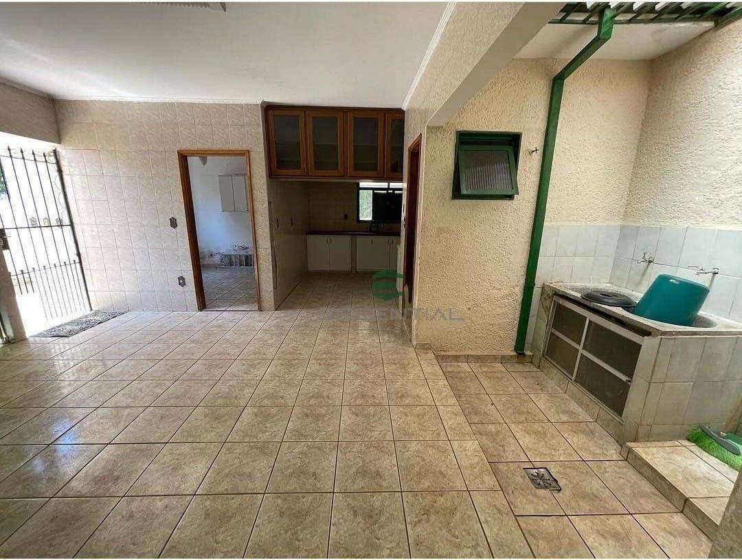 Casa à venda com 3 quartos, 360m² - Foto 7