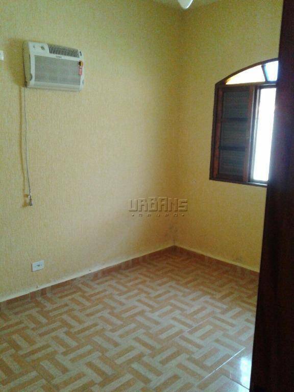 Casa à venda com 2 quartos, 131M2 - Foto 1