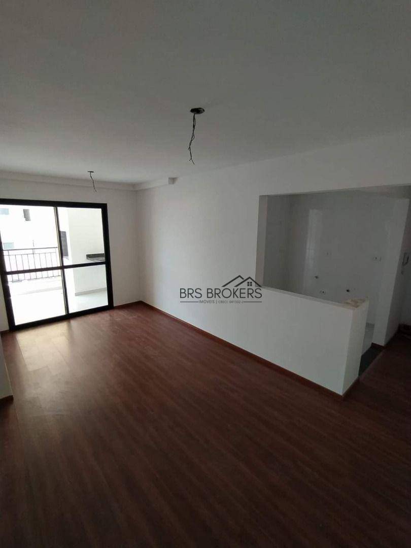 Apartamento à venda com 2 quartos, 65m² - Foto 2