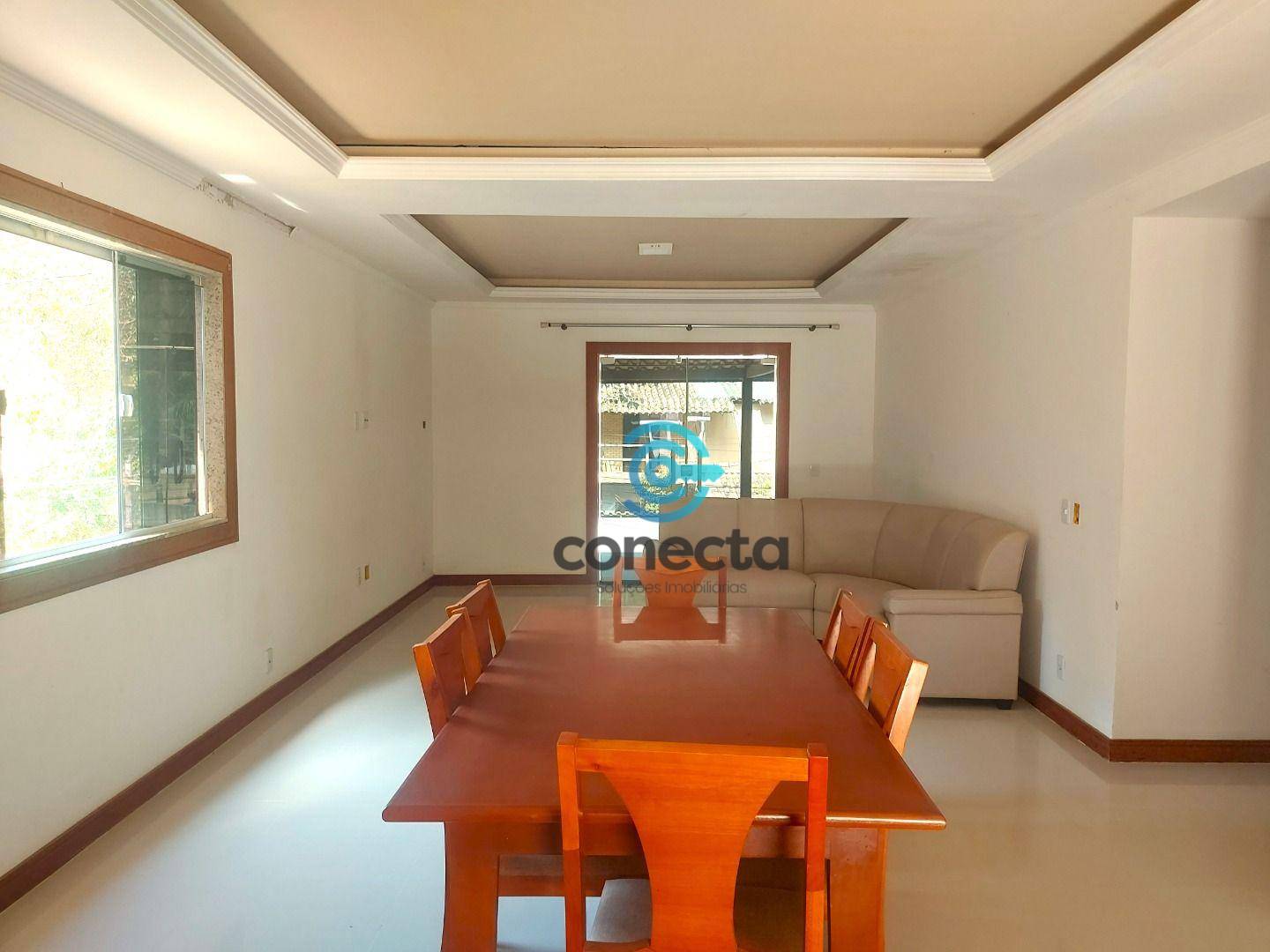 Casa à venda e aluguel com 3 quartos, 250m² - Foto 4