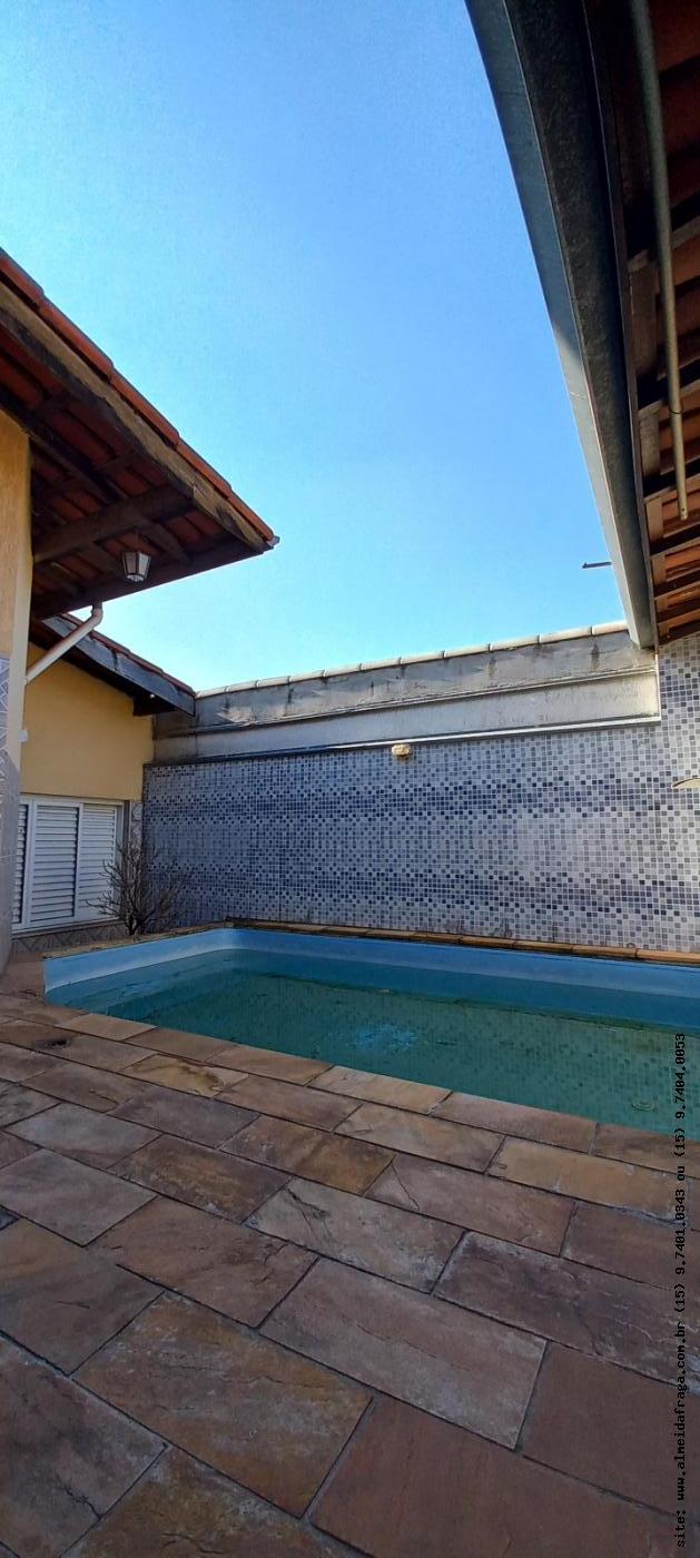 Casa à venda com 3 quartos, 300m² - Foto 2