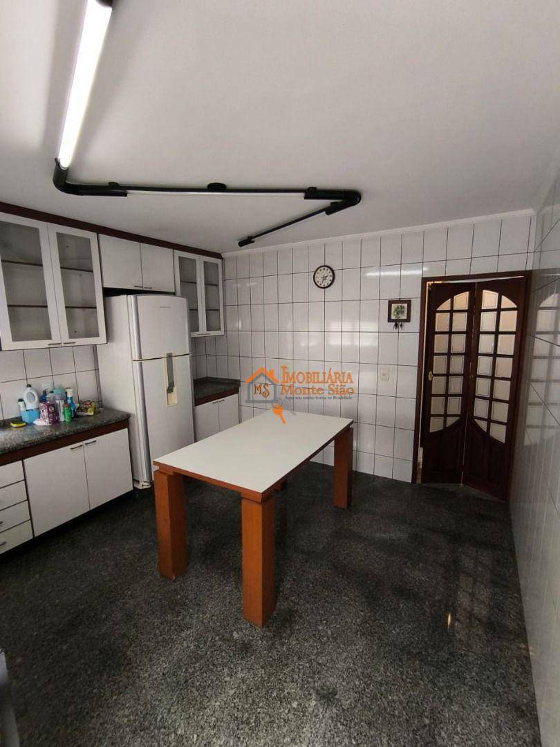 Sobrado à venda e aluguel com 3 quartos, 200m² - Foto 28