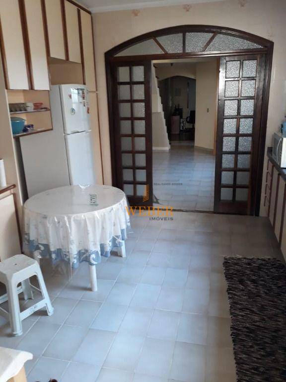 Casa à venda com 3 quartos, 200m² - Foto 6