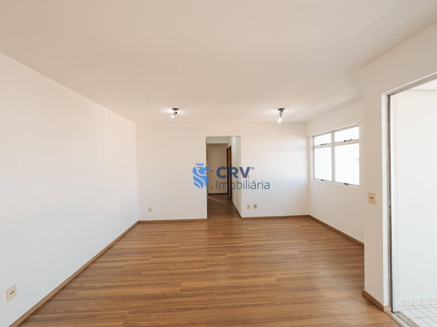 Apartamento para alugar com 3 quartos, 84m² - Foto 2