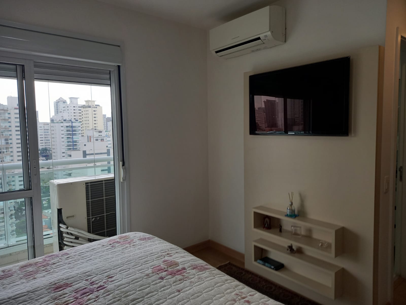 Apartamento à venda com 3 quartos, 213m² - Foto 10