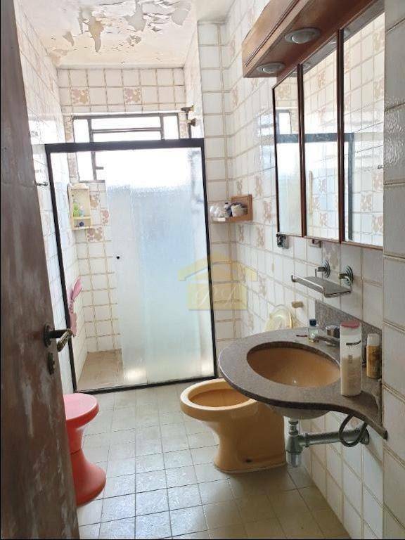 Sobrado à venda e aluguel com 3 quartos, 218m² - Foto 12