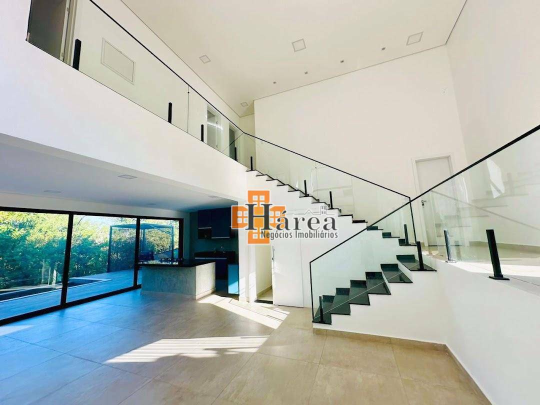 Sobrado à venda com 3 quartos, 300m² - Foto 1