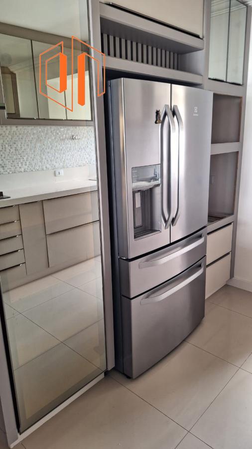 Apartamento à venda com 3 quartos, 141m² - Foto 11