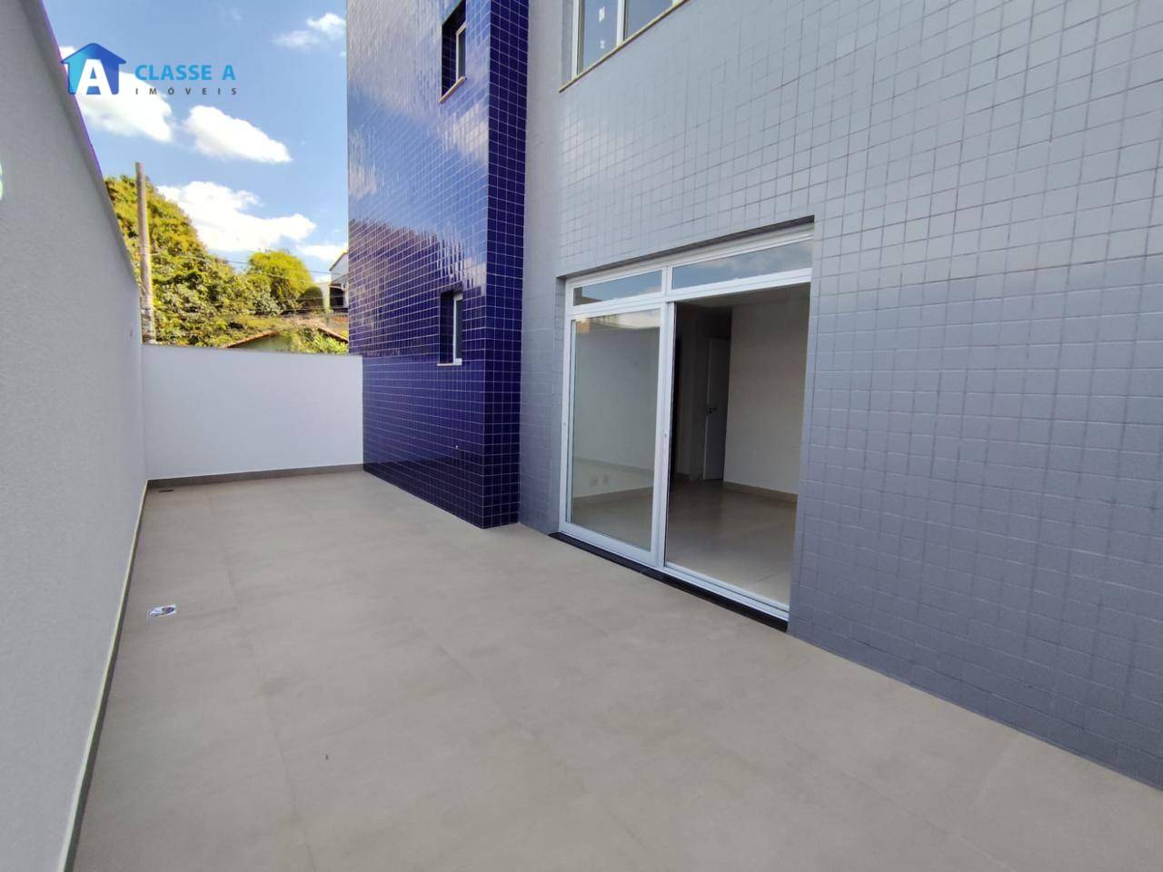 Apartamento à venda com 2 quartos, 90m² - Foto 2