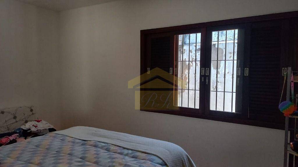 Casa à venda com 3 quartos, 212m² - Foto 18