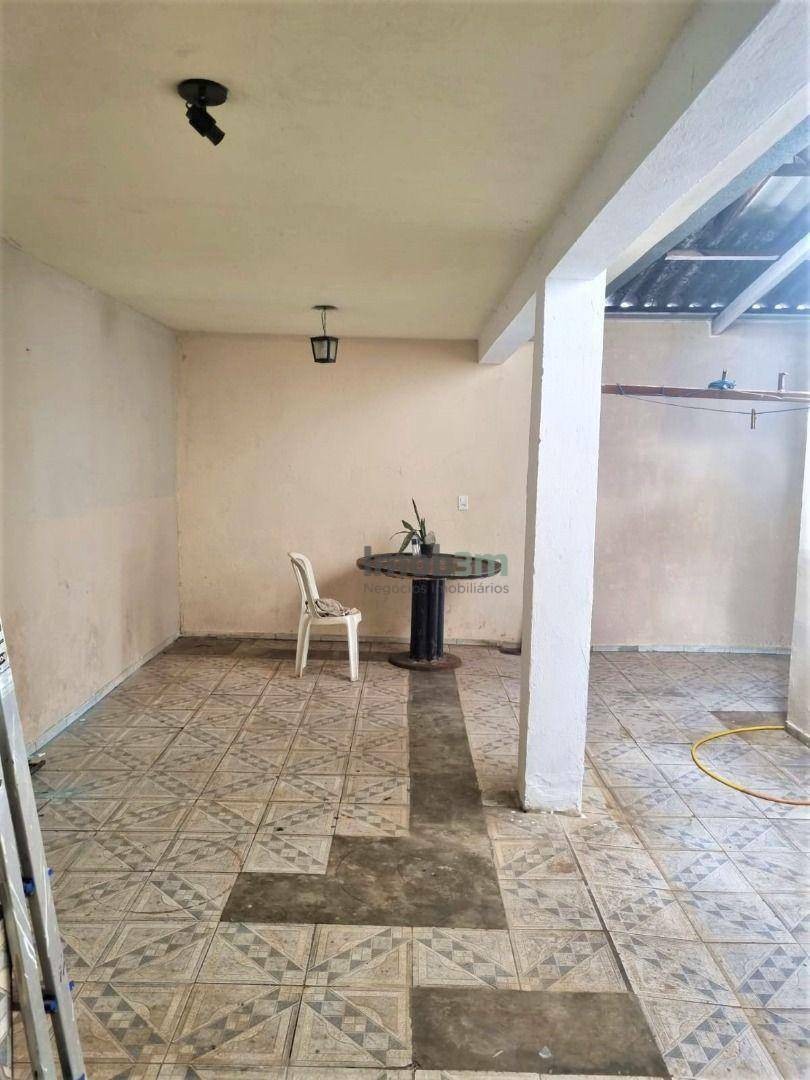 Casa à venda com 3 quartos, 200m² - Foto 28