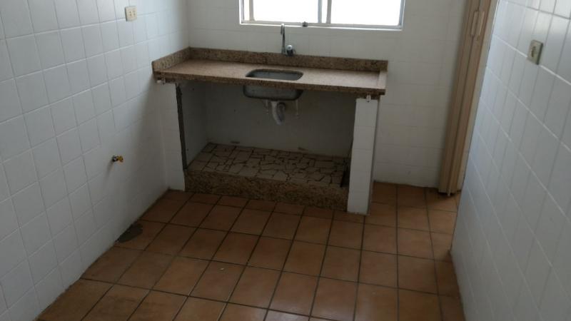 Apartamento à venda com 2 quartos, 64m² - Foto 12