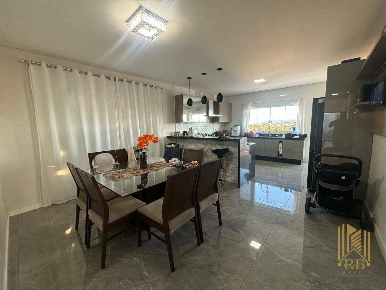Casa à venda com 3 quartos, 320m² - Foto 16