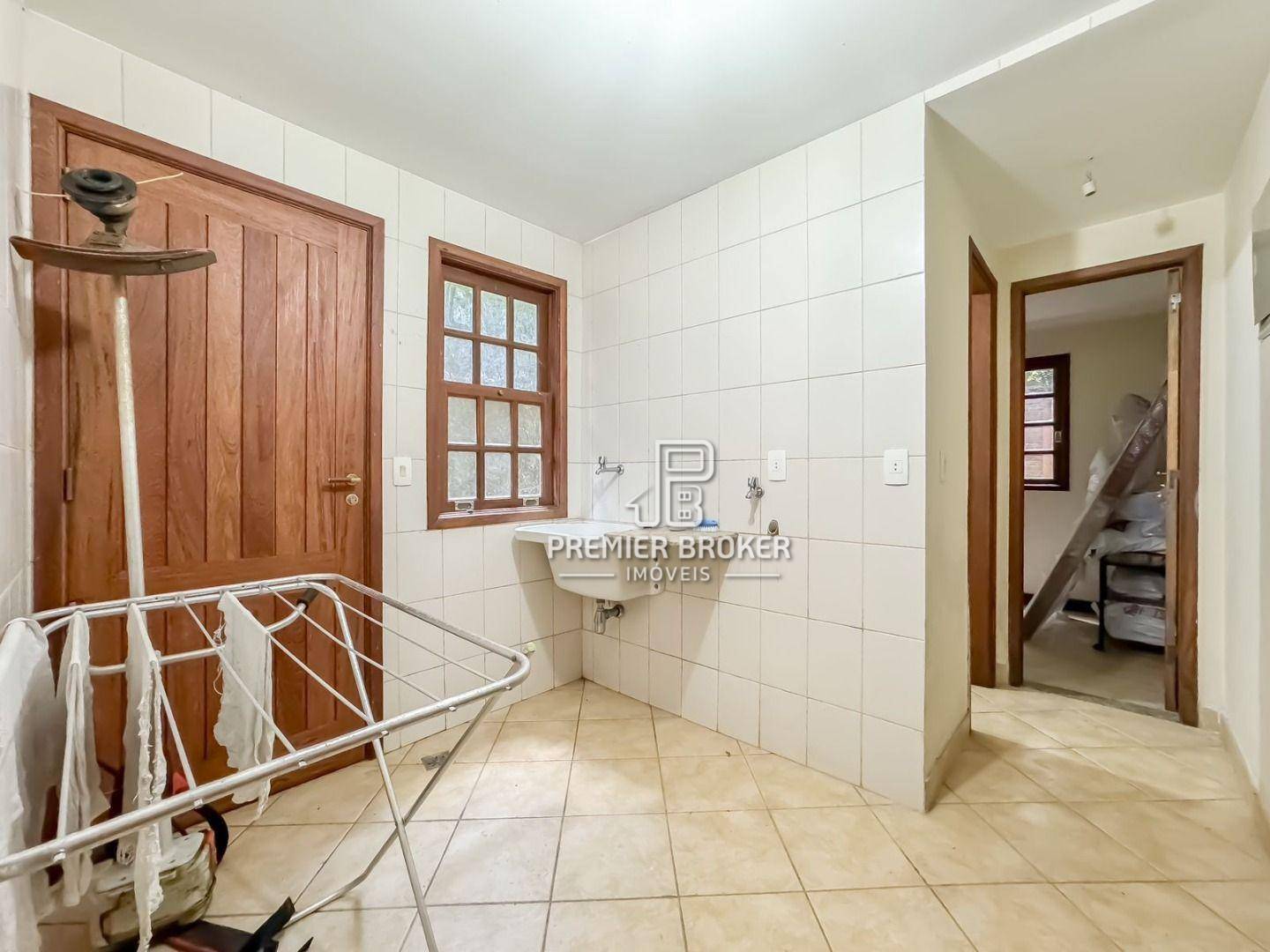 Casa de Condomínio à venda com 4 quartos, 276m² - Foto 14