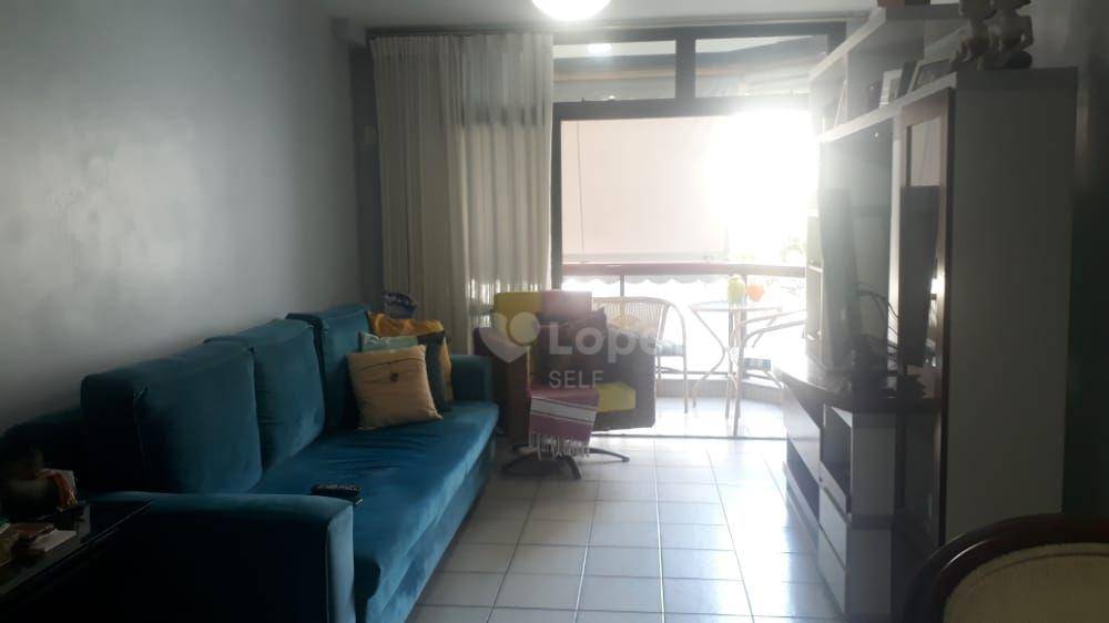 Apartamento à venda com 2 quartos, 74m² - Foto 1