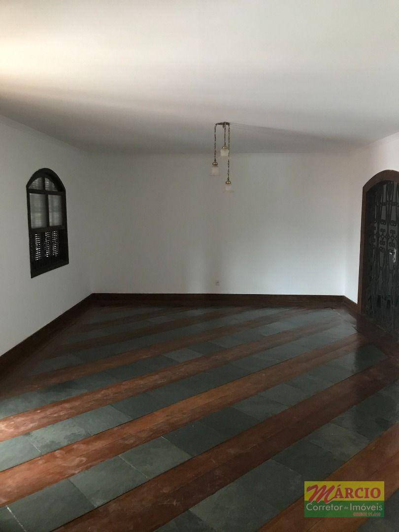 Casa à venda e aluguel com 3 quartos, 500m² - Foto 4