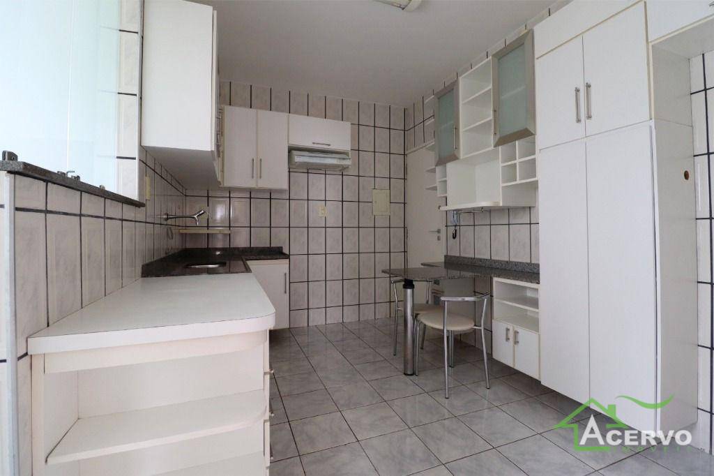 Apartamento à venda com 2 quartos, 97m² - Foto 9