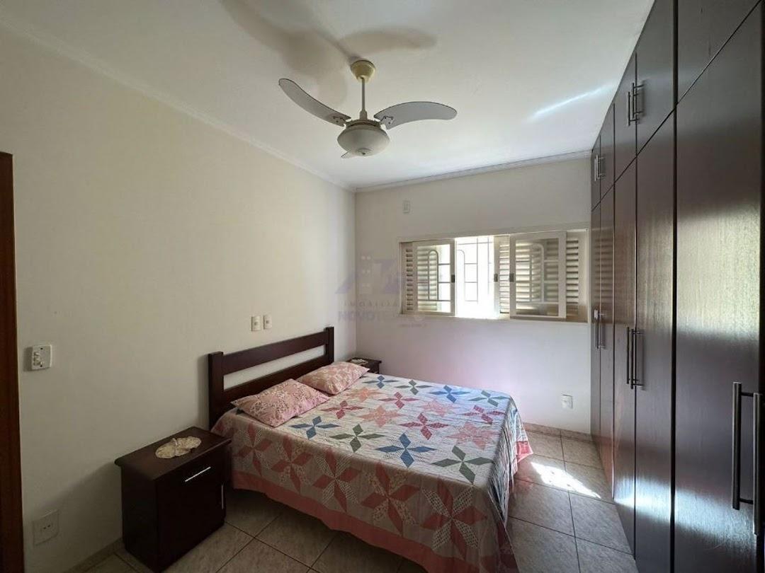 Casa à venda com 3 quartos, 234m² - Foto 18