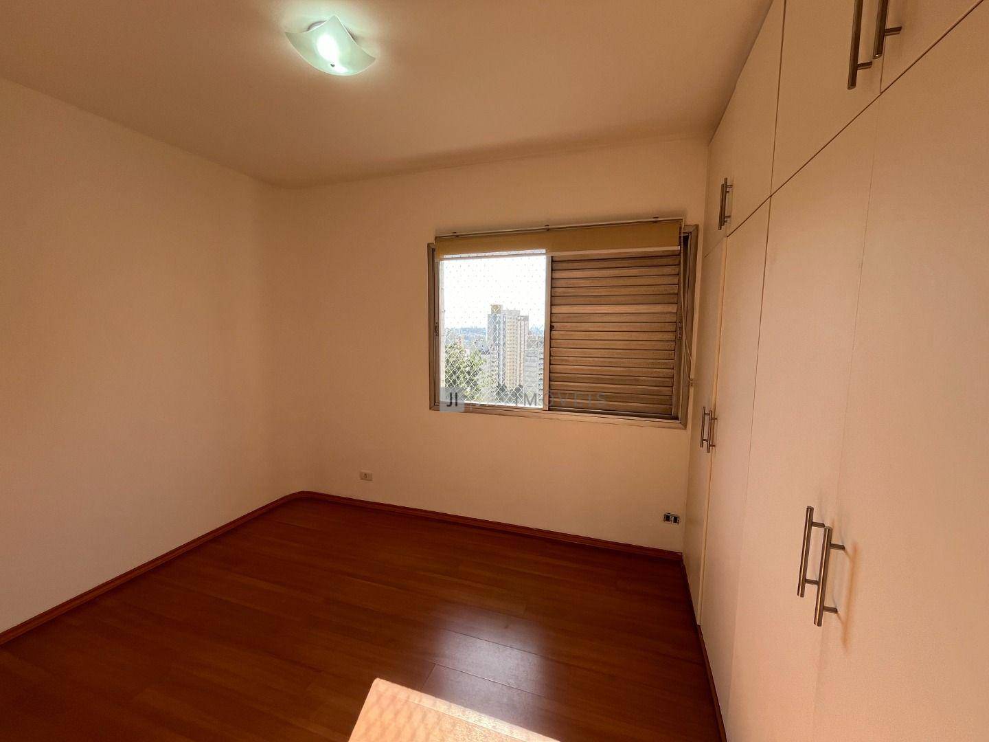 Apartamento para alugar com 4 quartos, 130m² - Foto 12