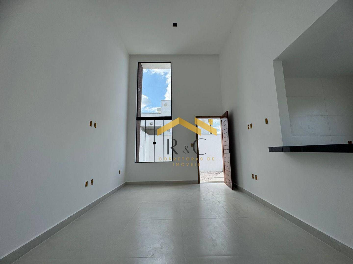 Casa à venda com 3 quartos, 72m² - Foto 4