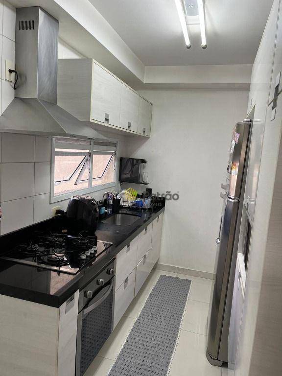 Apartamento à venda com 3 quartos, 107m² - Foto 4