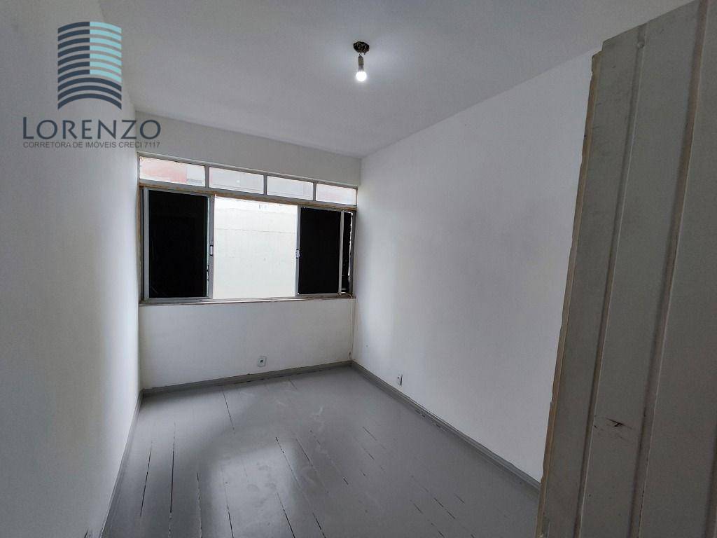 Apartamento para alugar com 3 quartos, 97m² - Foto 11