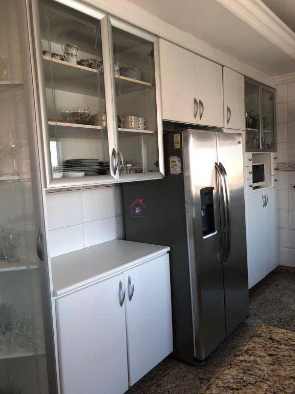 Apartamento à venda com 3 quartos, 200m² - Foto 6