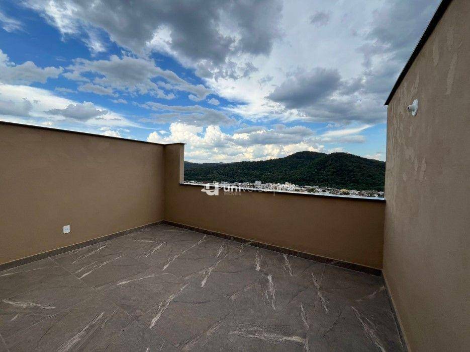 Casa à venda com 2 quartos, 150m² - Foto 13