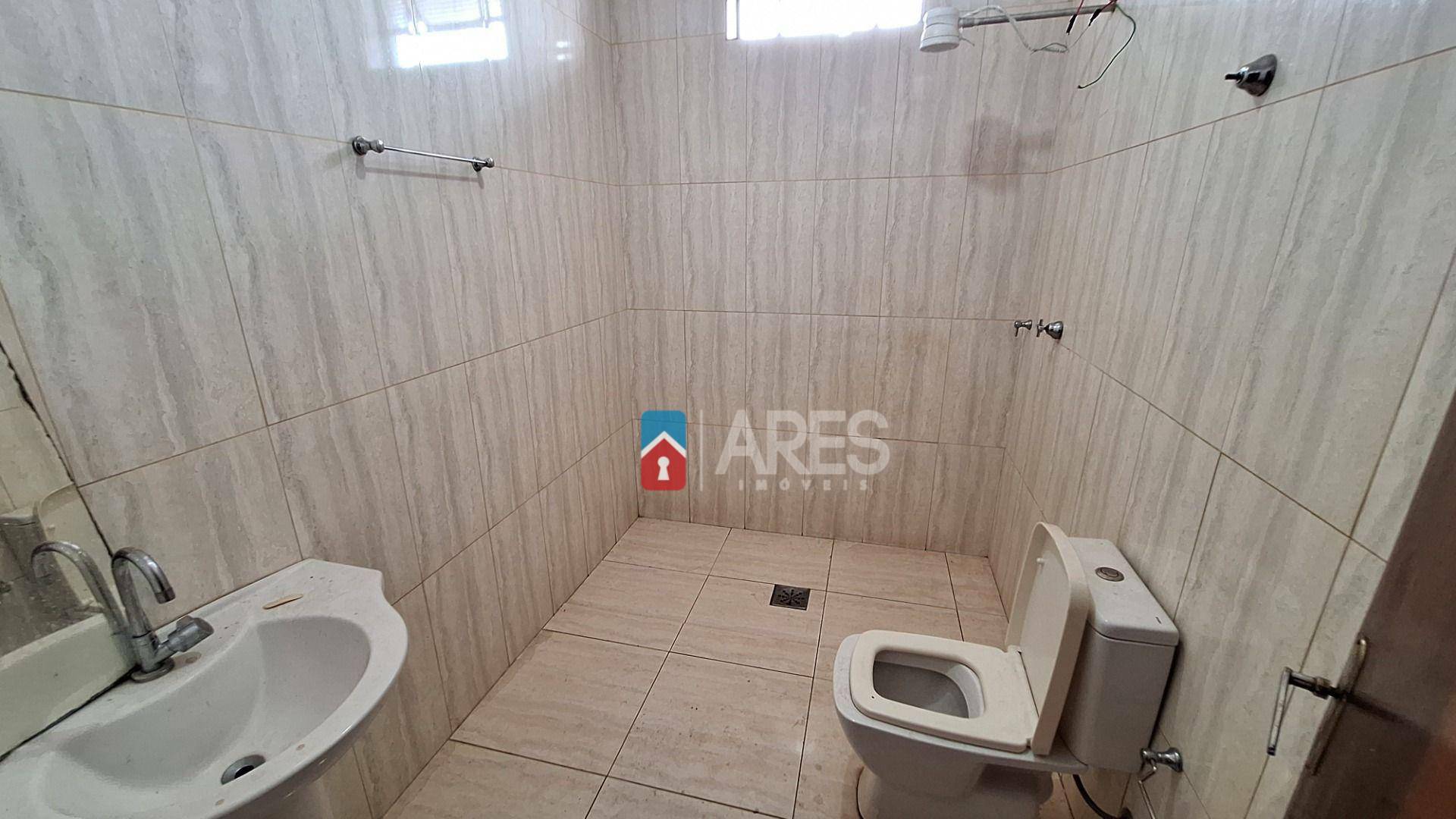 Casa à venda com 5 quartos, 169m² - Foto 8