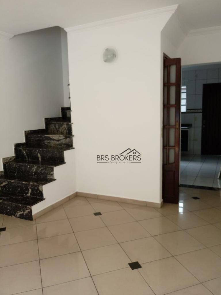 Sobrado à venda com 2 quartos, 75m² - Foto 2