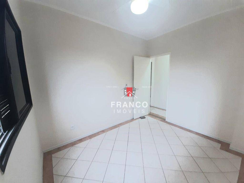 Apartamento para alugar com 3 quartos, 83m² - Foto 18