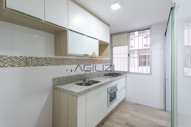 Apartamento à venda com 2 quartos, 58m² - Foto 2