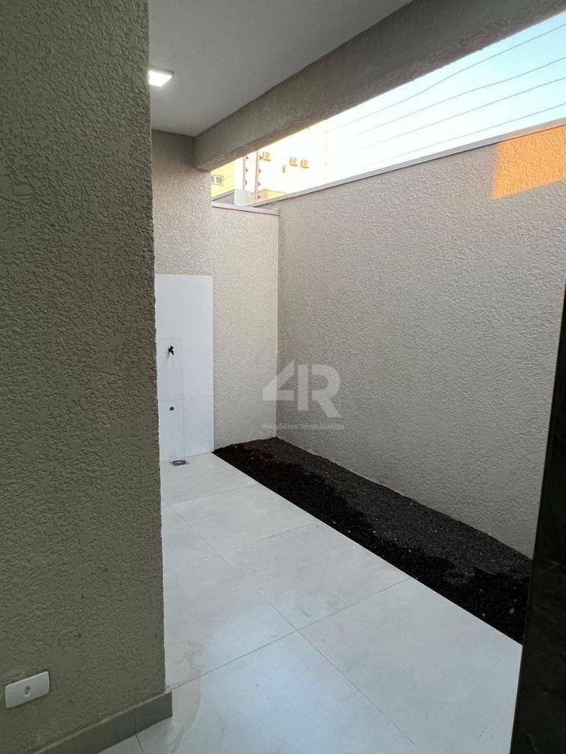 Casa à venda com 3 quartos, 77m² - Foto 15